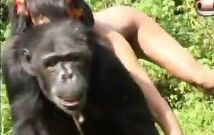 Vidio de sexo nego comendo um cu branquinho - Mulheres transando com macaco